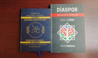 Komitənin dəstəyi ilə çap edilən kitablar Qurultayda təqdim olunub - FOTO