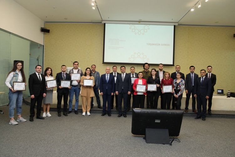 AzTV-nin əməkdaşları təltif olunublar