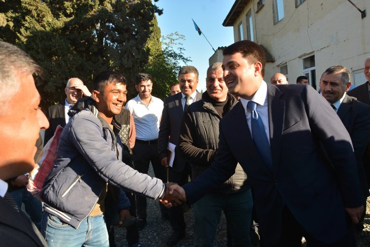 İcra başçısı vətəndaşların problemlərini dinləyib