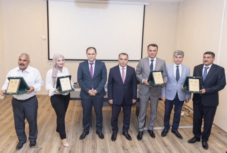 Qaliblər mükafatlandırılıb