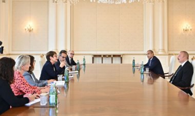 İlham Əliyev AYİB-in prezidentini qəbul etdi