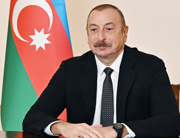 İlham Əliyev Beynəlxalq Cüdo Federasiyasının prezidentini təltif edib
