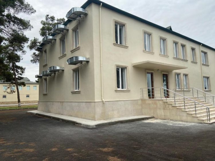 Prezident Salyanda Doğum Evində yaradılan şəraitlə tanış olub