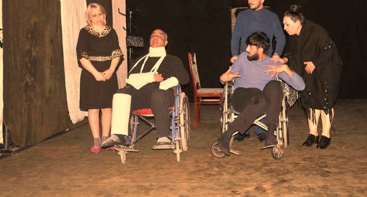 Füzuli Dövlət Dram Teatrı "Nar şirəsi" tamaşasını ictimaiyyətə təqdim edib