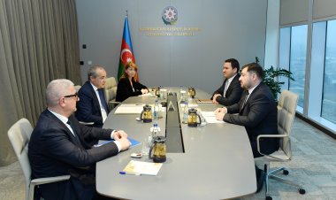 Mikayıl Cabbarov “Yüksəliş” müsabiqəsinin qalibləri ilə görüşüb