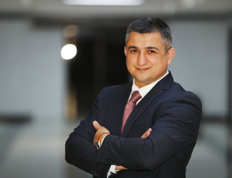 İlkin İzzət xidmətlərinə görə təltif edildi